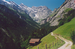 This beautiful 1hr 15min hike starts with a flat-to-downhill road for about 20 min. The final destination is the end of the Lauterbrunnen valley.